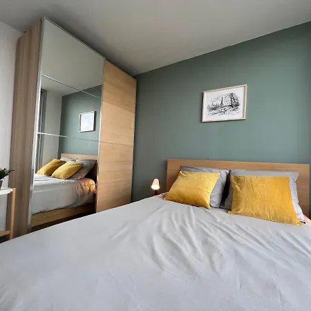 Appartement Above Eiffel Tower View Balcony Parijs