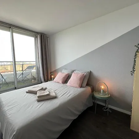 Above Eiffel Tower View Balcony شقة باريس