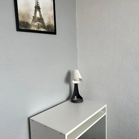 Above Eiffel Tower View Balcony باريس