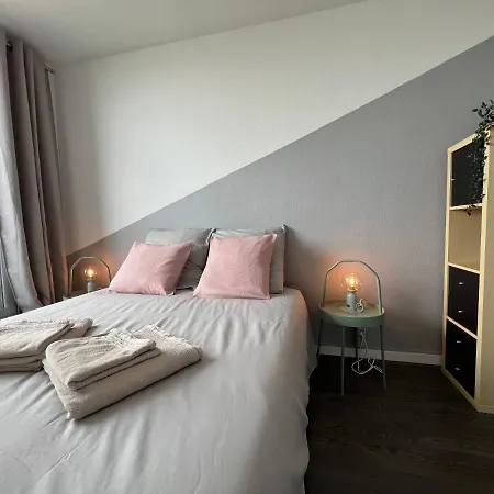 شقة Above Eiffel Tower View Balcony باريس