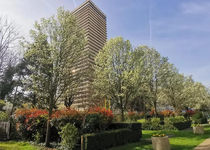 Apartment Above Eiffel Tower View Balcony
