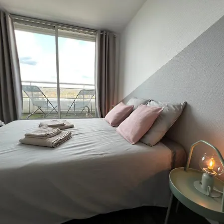 Above Eiffel Tower View Balcony Апартаменты